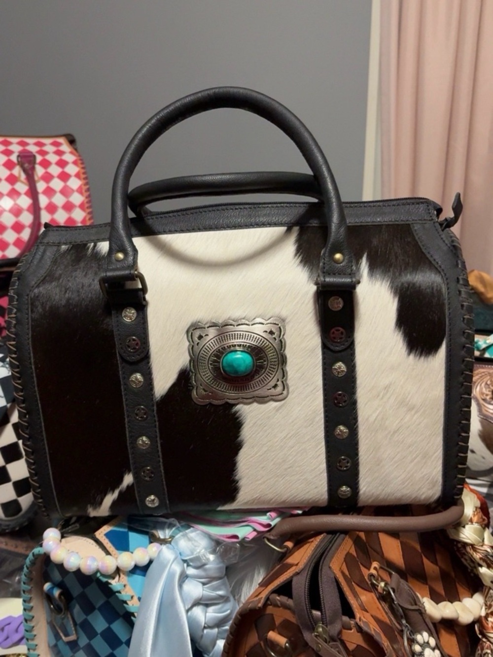 Large Speedy!! Brand Nee with amazing hide & Turquoise Concho - Black & White